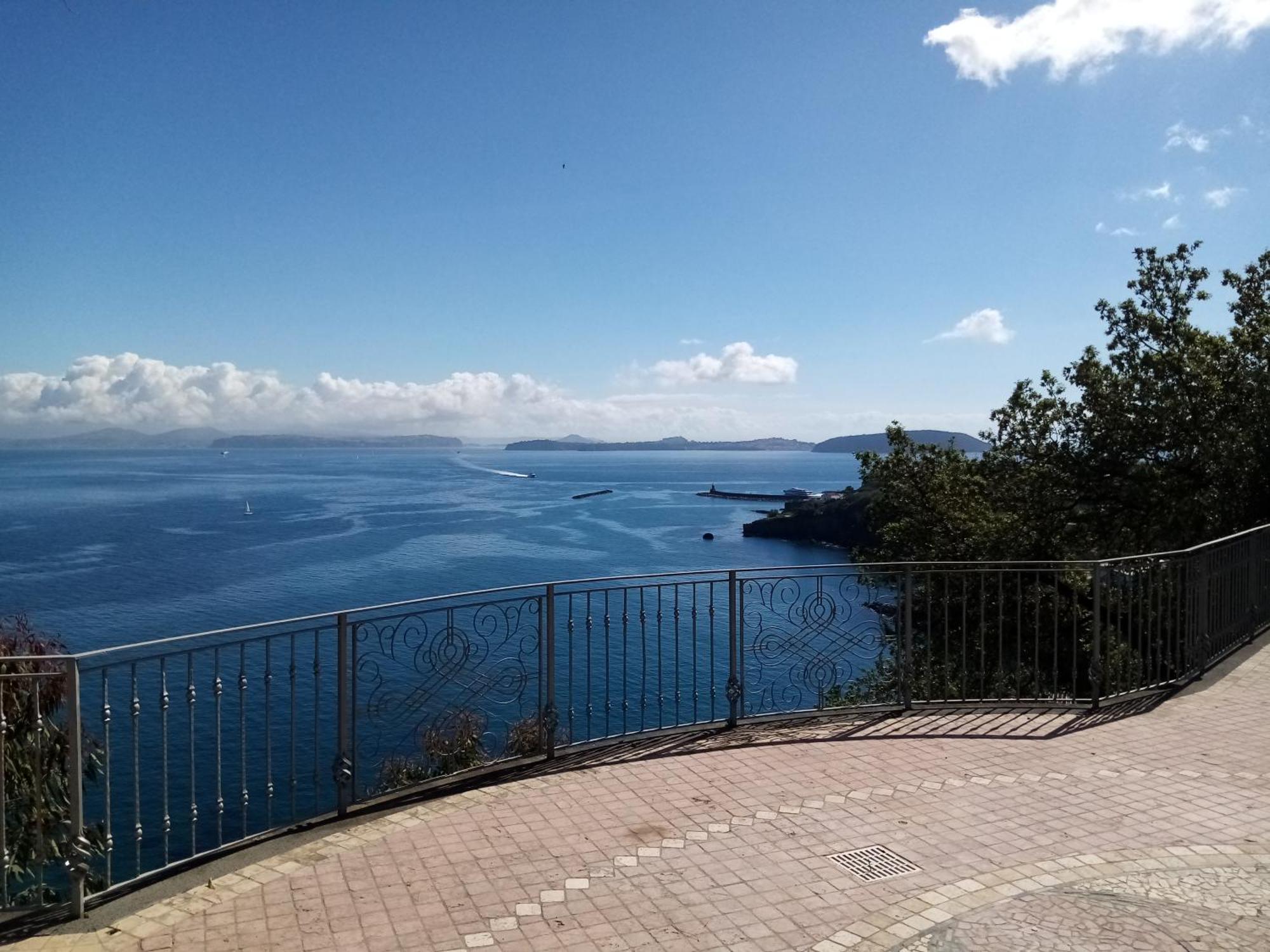 L'Incanto Suites Ischia カザミッチョラ・テルメ 部屋 写真
