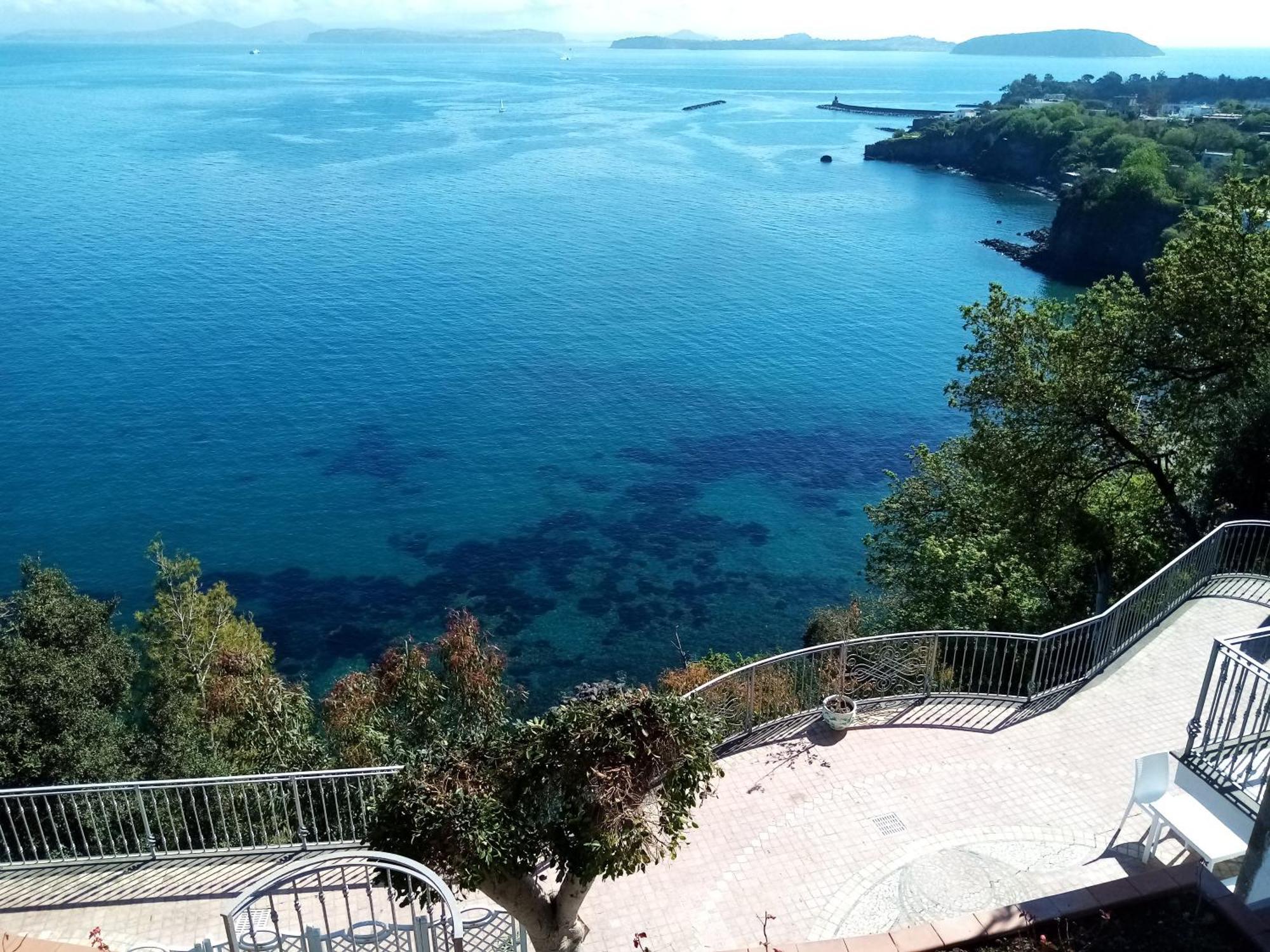 L'Incanto Suites Ischia カザミッチョラ・テルメ 部屋 写真