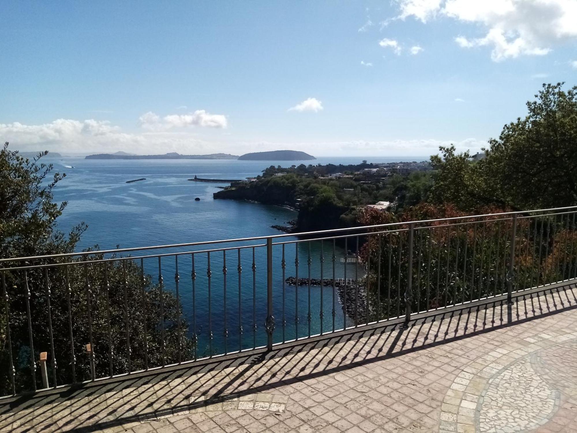 L'Incanto Suites Ischia カザミッチョラ・テルメ 部屋 写真