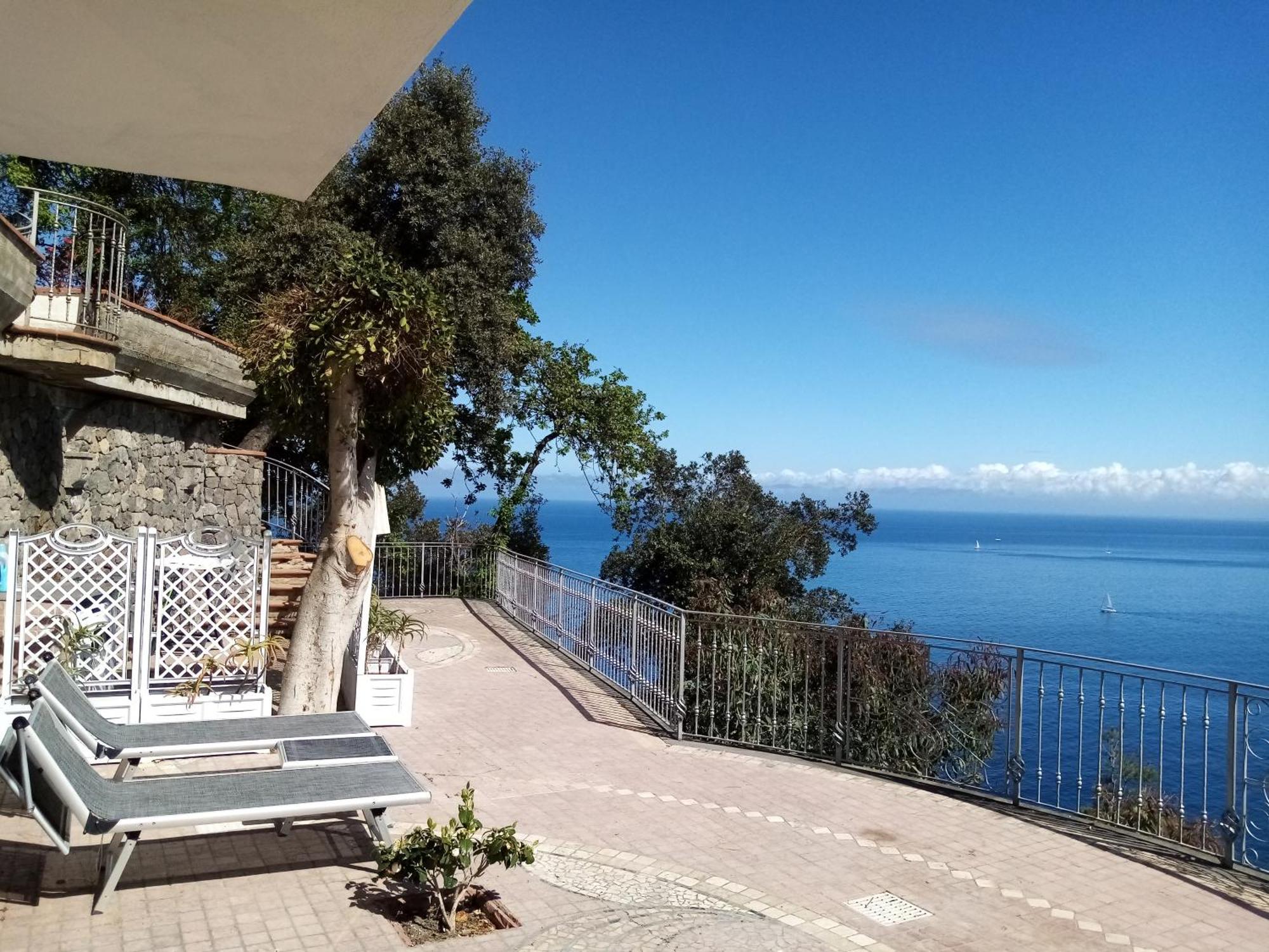 L'Incanto Suites Ischia カザミッチョラ・テルメ 部屋 写真